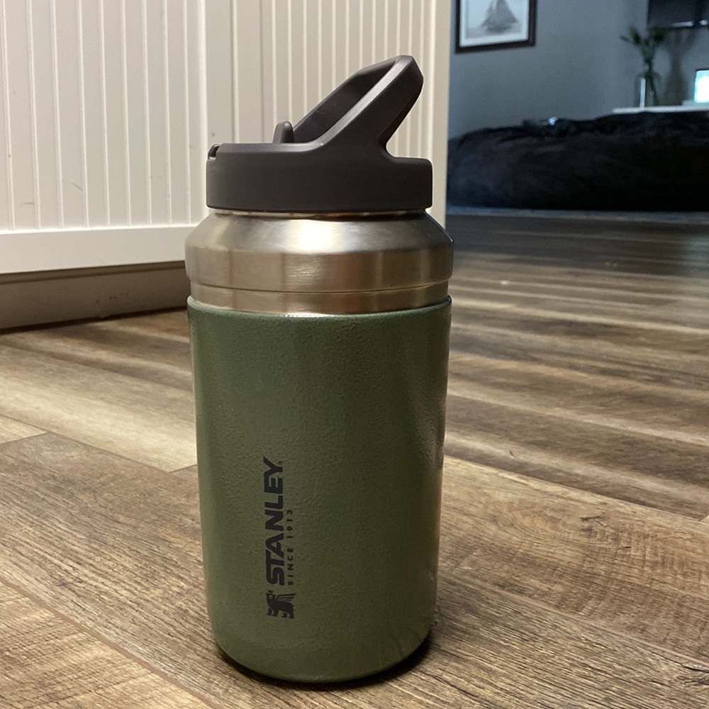 Stanley Go Iceflow Flip Straw Jug
